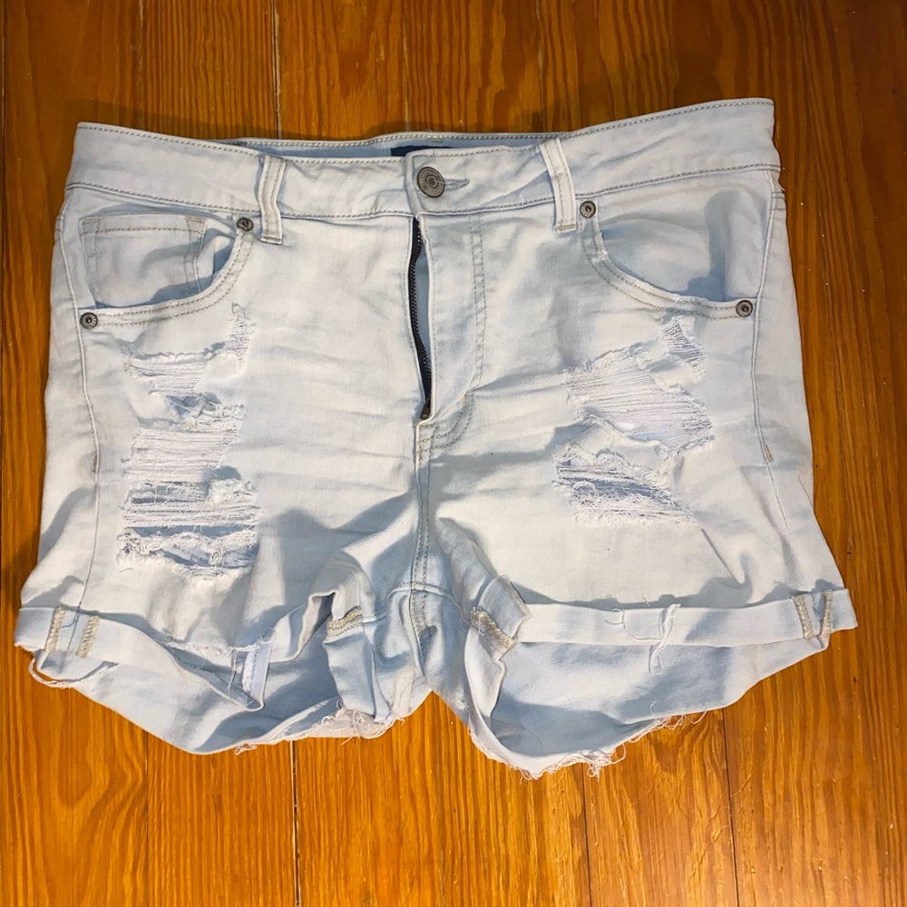 Aeropostale light wash shorts !!